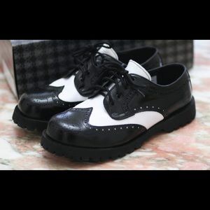 Nevermind Brand wingtips size 11 US